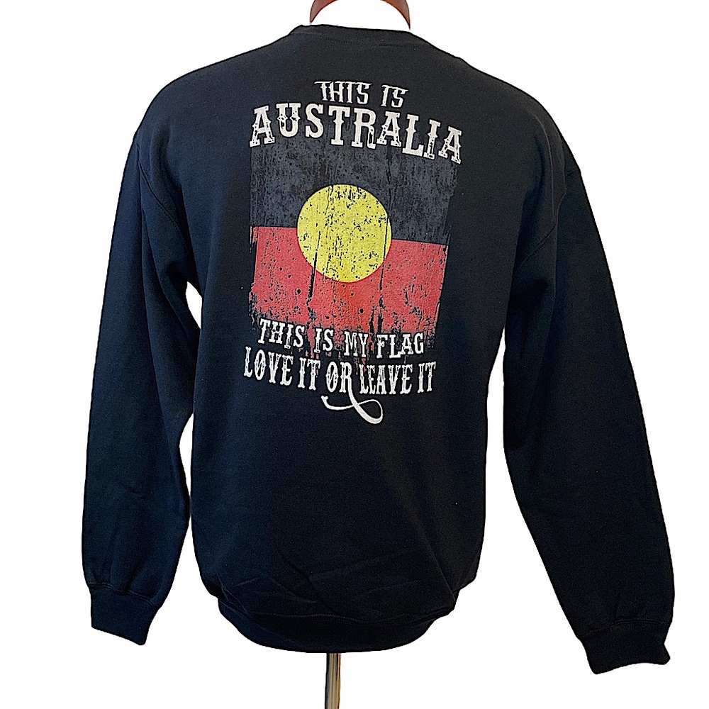 NWOT Gildan Heavy Blend Black sweatshirt